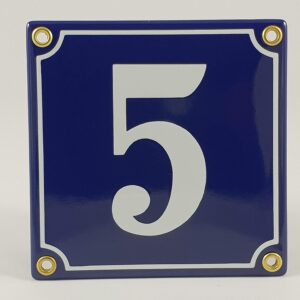 WILLEMS Húsnúmer Nr 5 emalerað hvítt á bláum grunni